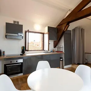 7 - Tout équipé, Fonctionnel - Carmes, Appartement